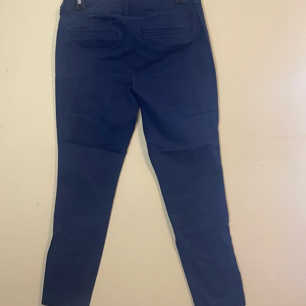 Old navy pixie pants - Picture 2 of 2